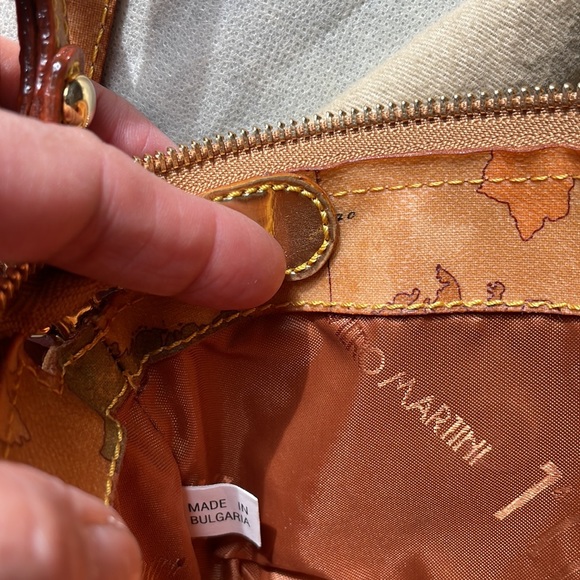 Authentic Alviero cute 2 way bag - Picture 11 of 12